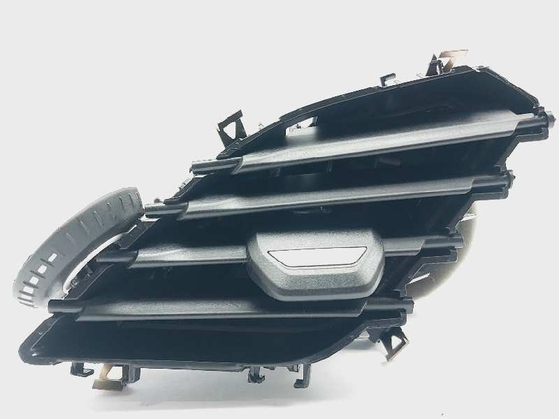 Recambio de rejilla aireadora para bmw serie 1 lim. (f40) 118d referencia OEM IAM 6823188  