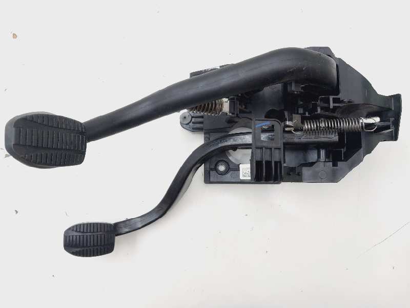 Recambio de pedal freno para bmw serie 1 lim. (f40) 118d referencia OEM IAM 689813702 35006898137 