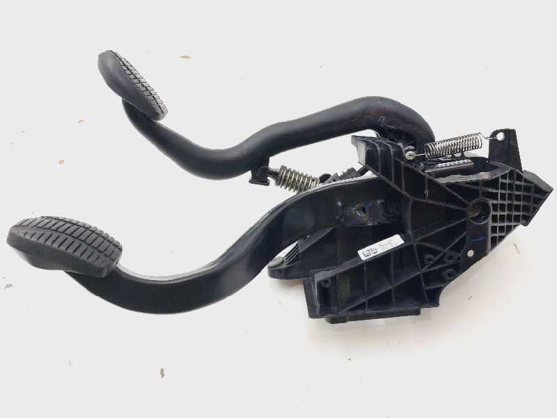 Recambio de pedal freno para bmw serie 1 lim. (f40) 118d referencia OEM IAM 689813702 35006898137 