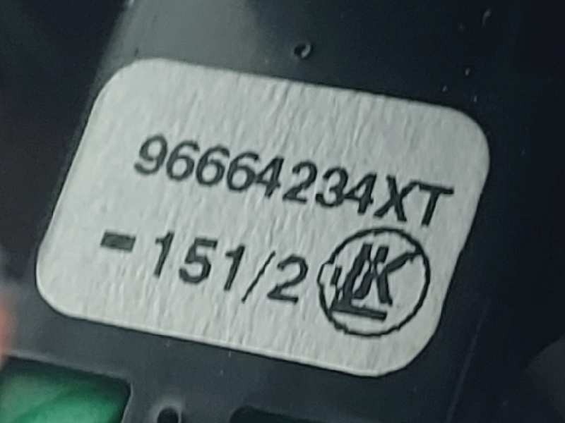 Recambio de mando multifuncion para citroën c4 lim. business referencia OEM IAM 9666425877 96664234XT 96664235XT