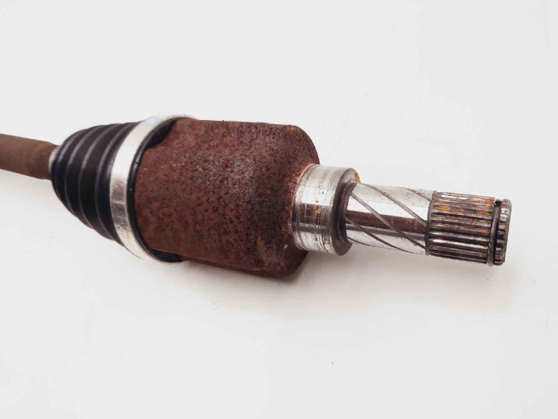 Recambio de transmision delantera izquierda para renault megane iii sport tourer expression referencia OEM IAM 8200847584  