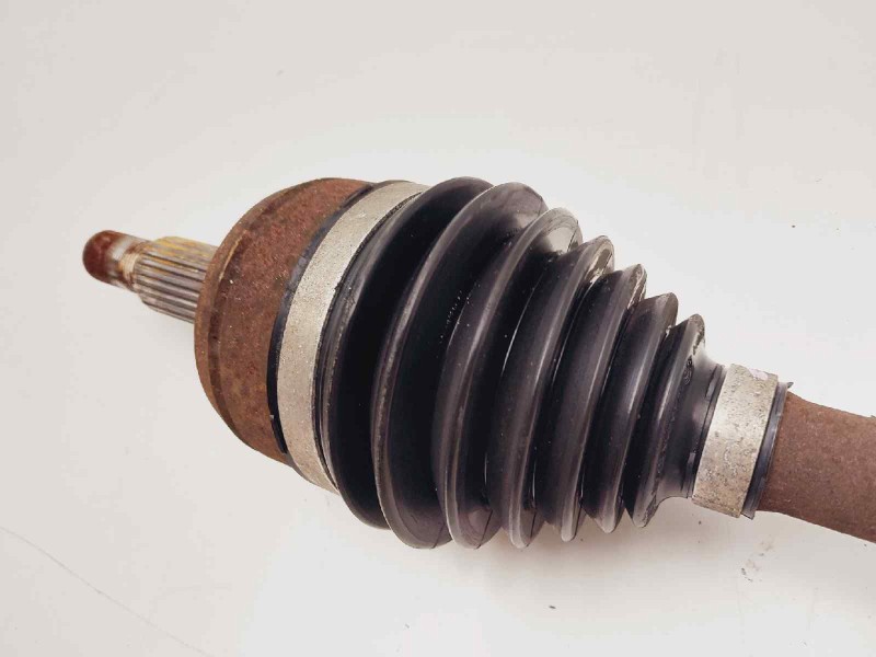 Recambio de transmision delantera izquierda para renault megane iii sport tourer expression referencia OEM IAM 8200847584  