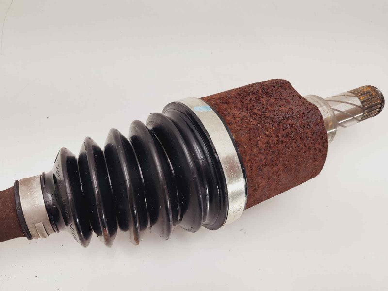 Recambio de transmision delantera izquierda para renault megane iii sport tourer expression referencia OEM IAM 8200847584  