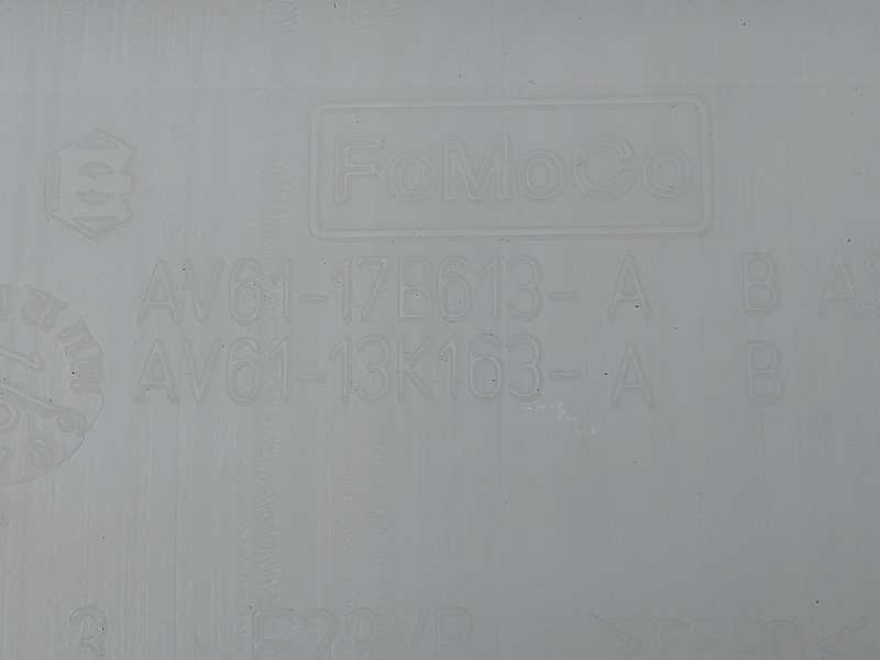 Recambio de deposito limpia para ford c-max (ceu) trend referencia OEM IAM AV6117B613AB AV6113K163AB 