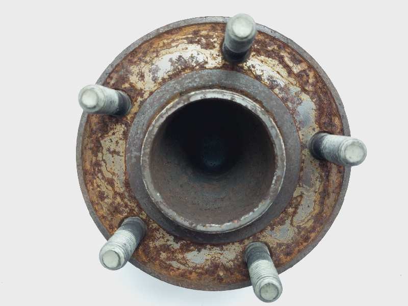 Recambio de buje para ford c-max (ceu) trend referencia OEM IAM 2090832  