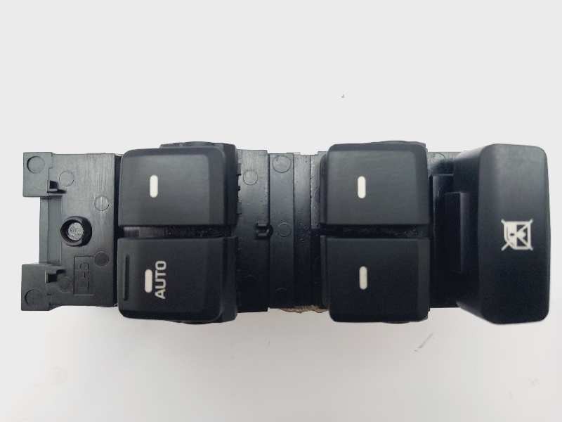 Recambio de mando elevalunas delantero izquierdo para hyundai i20 active tecno referencia OEM IAM 93570C8121  
