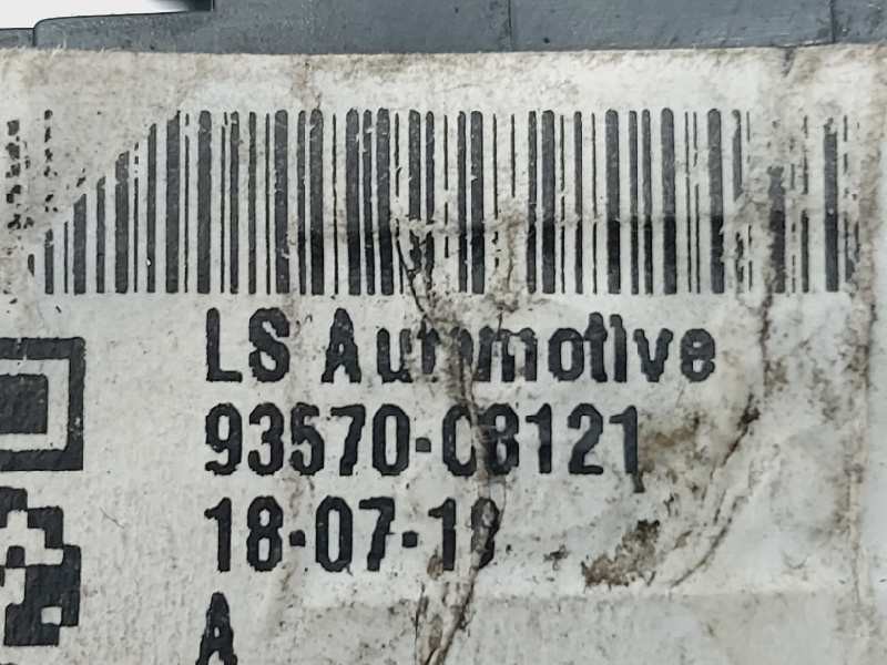 Recambio de mando elevalunas delantero izquierdo para hyundai i20 active tecno referencia OEM IAM 93570C8121  