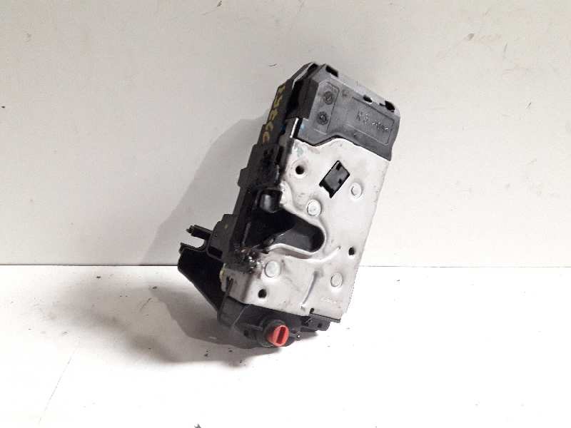 Recambio de cerradura puerta trasera derecha para opel zafira b enjoy referencia OEM IAM 13210739  