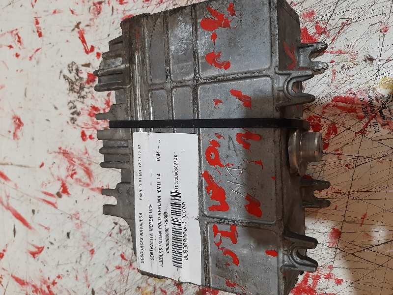 Recambio de centralita motor uce para volkswagen polo berlina (6n1) 1.4 referencia OEM IAM 030906026AK BOSCH 0261203744