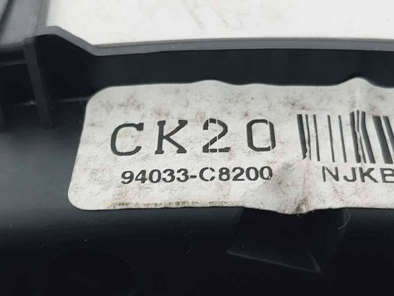 Recambio de cuadro instrumentos para hyundai i20 active referencia OEM IAM 94033C8200  