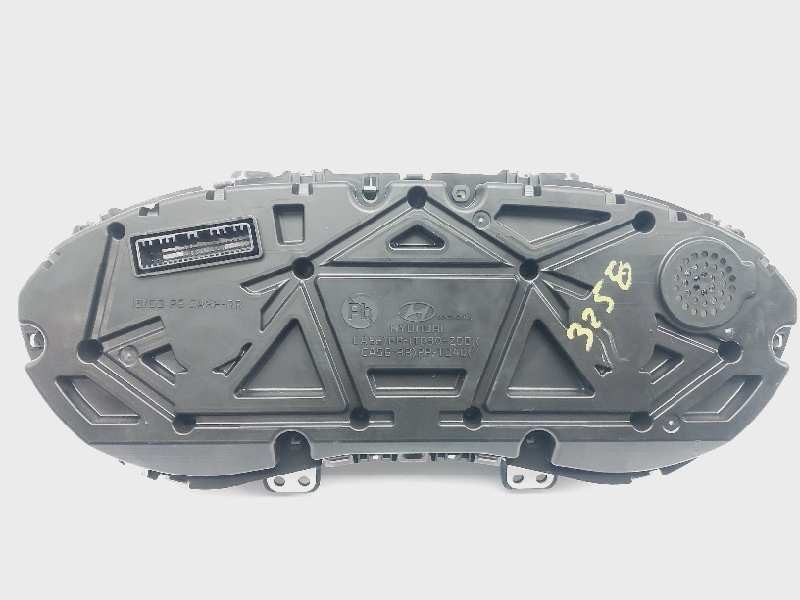 Recambio de cuadro instrumentos para hyundai i20 active referencia OEM IAM 94033C8200  