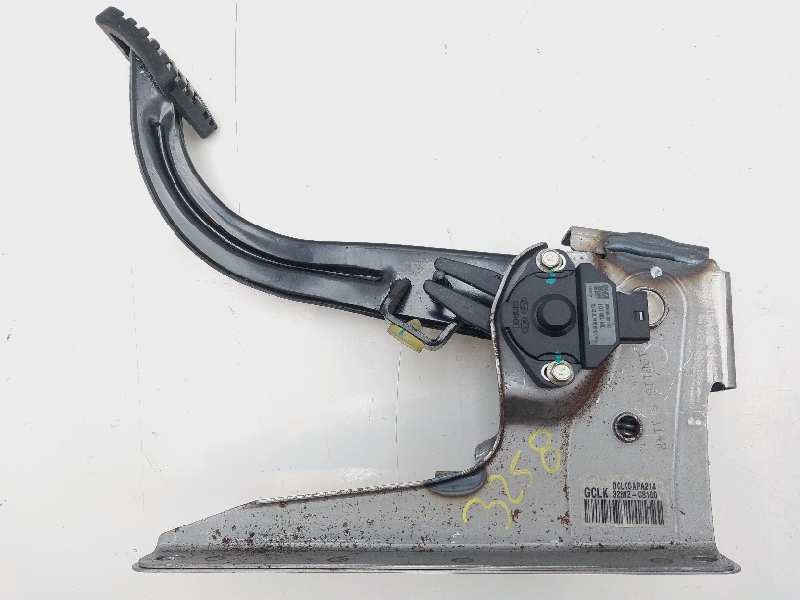 Recambio de pedal embrague para hyundai i20 active referencia OEM IAM 32802C8100  