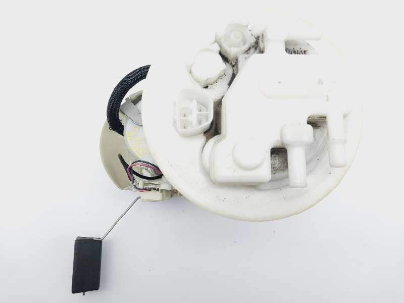 Recambio de bomba combustible para toyota auris hybrid active referencia OEM IAM 7770447060  