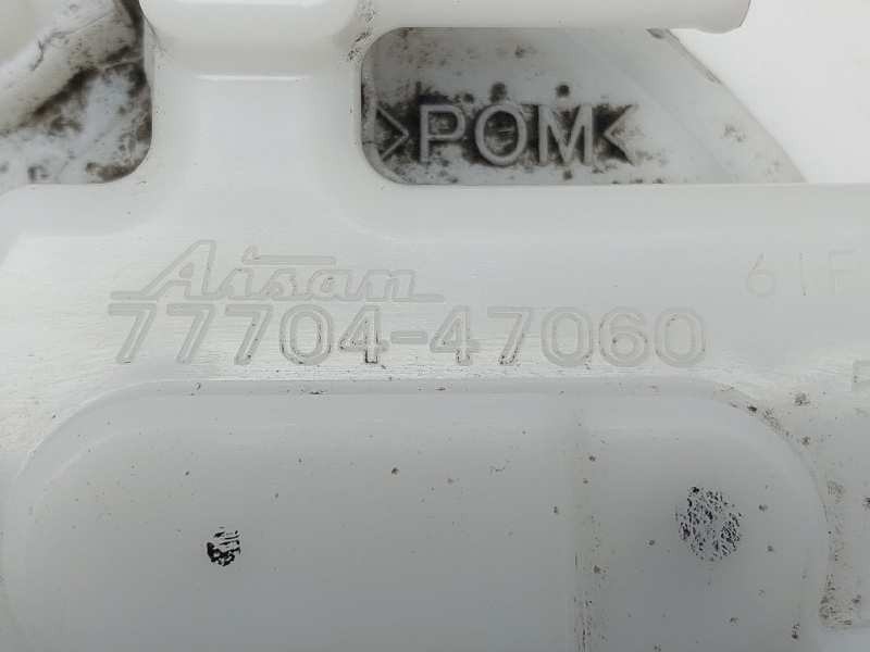 Recambio de bomba combustible para toyota auris hybrid active referencia OEM IAM 7770447060  