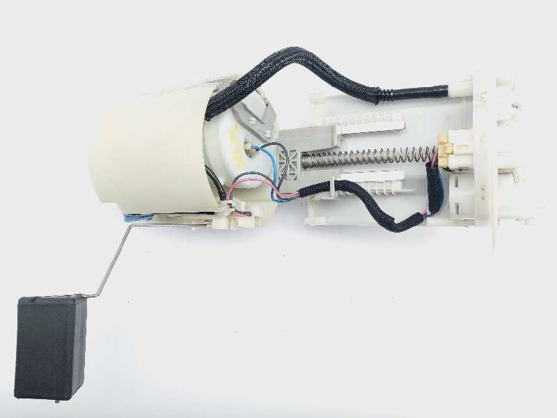 Recambio de bomba combustible para toyota auris hybrid active referencia OEM IAM 7770447060  