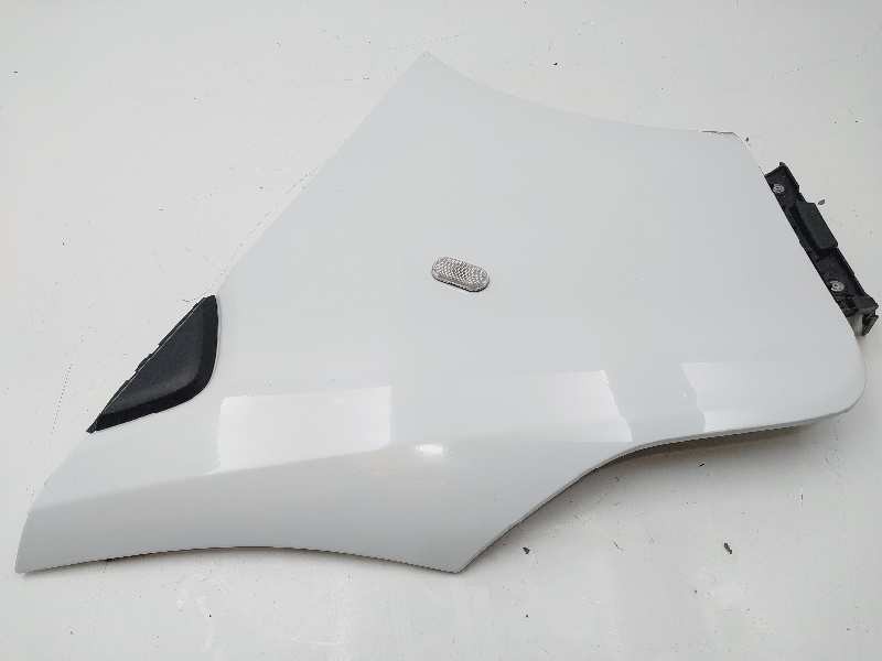 Recambio de aleta delantera izquierda para renault trafic furgón l1h1 2,7t referencia OEM IAM 631016242R  