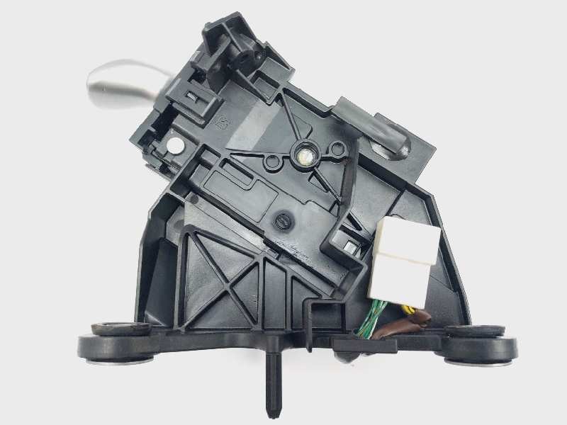 Recambio de palanca cambio para toyota auris hybrid active referencia OEM IAM 3355012D80  