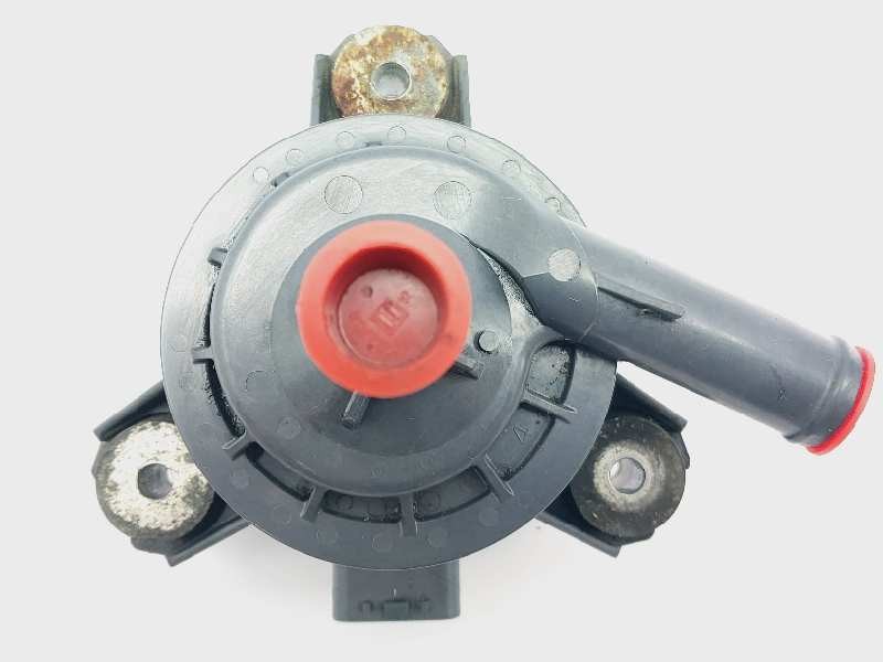 Recambio de bomba agua para toyota auris hybrid active referencia OEM IAM G904047090  
