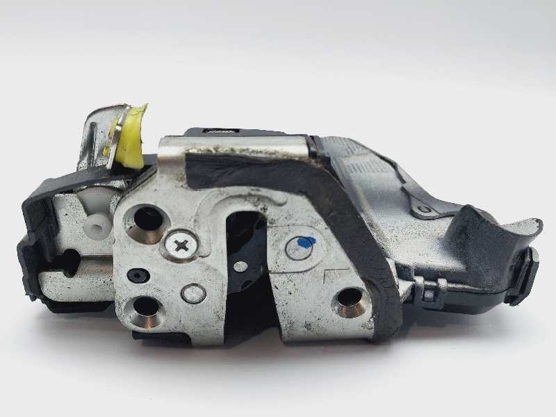 Recambio de cerradura puerta delantera izquierda para toyota auris hybrid active referencia OEM IAM 6904002210  