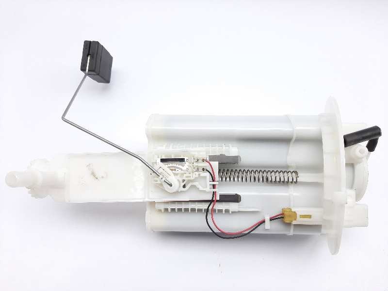 Recambio de bomba combustible para lexus is 300h referencia OEM IAM 7770430210  