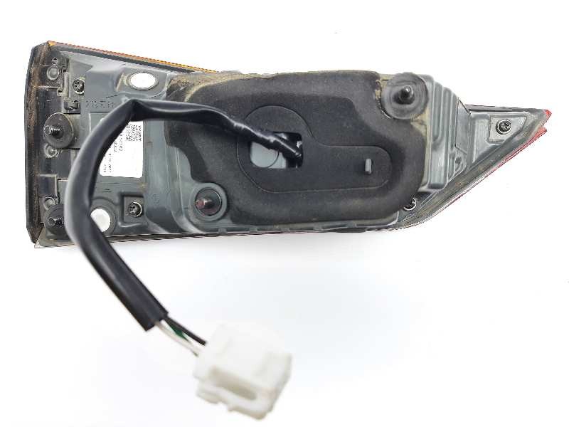 Recambio de piloto trasero derecho interior para lexus is 300h referencia OEM IAM 8158053162  