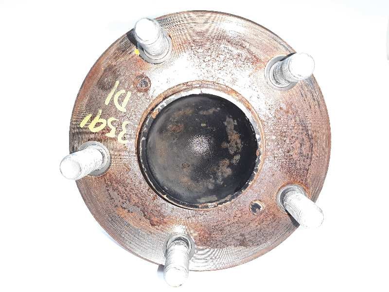 Recambio de buje para lexus is 300h referencia OEM IAM 8954430040  