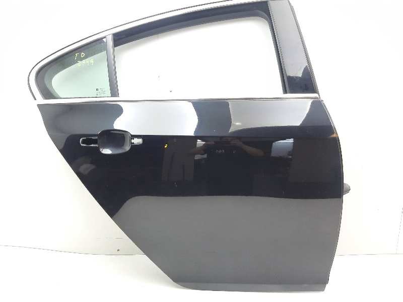 Recambio de puerta trasera derecha para opel insignia berlina selective referencia OEM IAM 124276  
