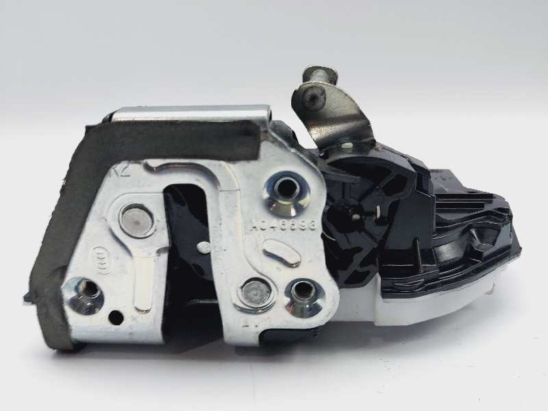 Recambio de cerradura puerta trasera derecha para toyota prius+ eco referencia OEM IAM 6905048060  