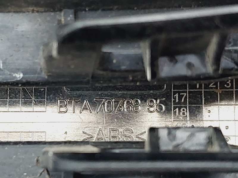 Recambio de rejilla delantera para bmw serie 1 lim. (f40) 118d referencia OEM IAM BTA7076895 7450957 BTA7076802