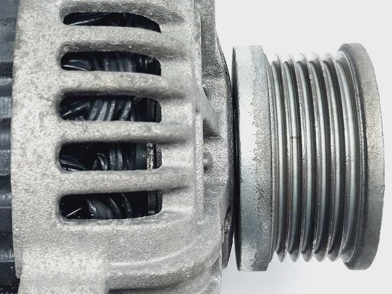 Recambio de alternador para kia carens referencia OEM IAM LRA02104  