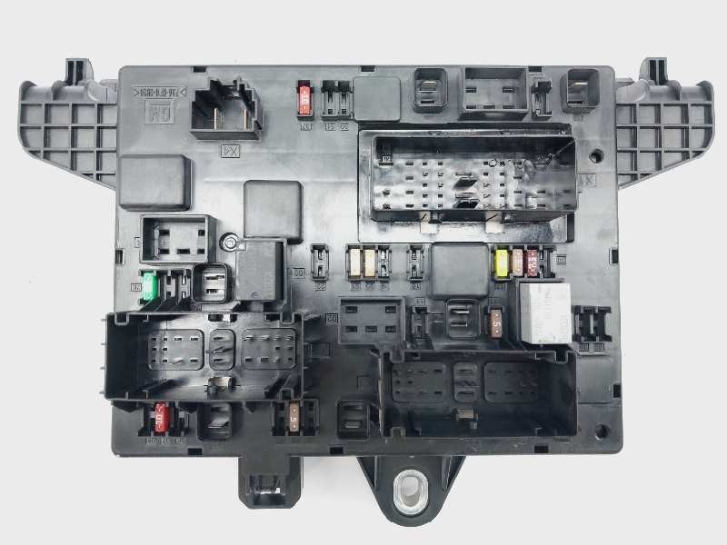 Recambio de caja reles / fusibles para opel astra j lim. excellence referencia OEM IAM 365927271 1110078AD 13343950