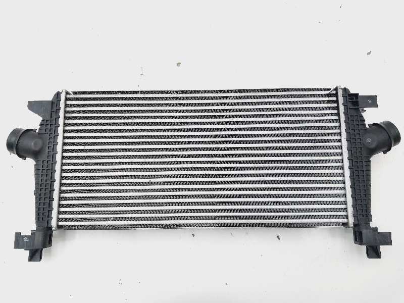 Recambio de intercooler para opel astra j lim. excellence referencia OEM IAM 13267646  