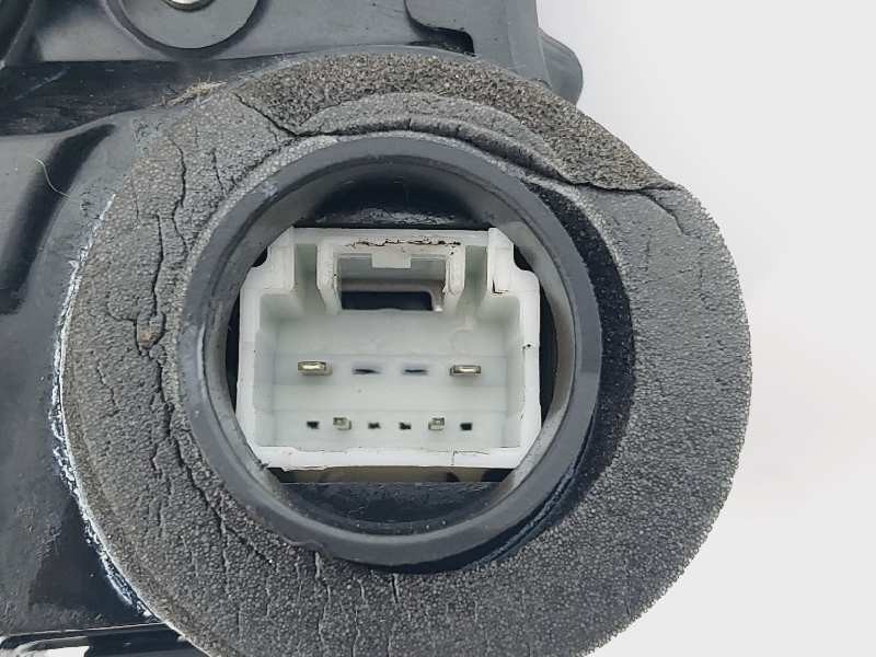 Recambio de cerradura puerta trasera izquierda para toyota auris active referencia OEM IAM 6906005050  