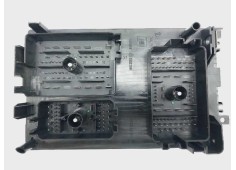 Recambio de caja reles / fusibles para opel astra j lim. excellence referencia OEM IAM 13343766 111087AC  2