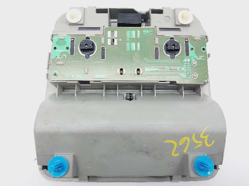 Recambio de luz interior para toyota auris active referencia OEM IAM 8126002500B0  