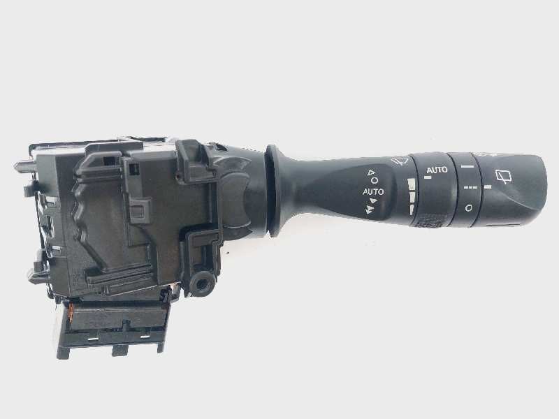Recambio de mando limpia para toyota auris active referencia OEM IAM 0267017F858  