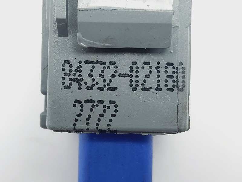 Recambio de warning para toyota auris active referencia OEM IAM 8433202180  