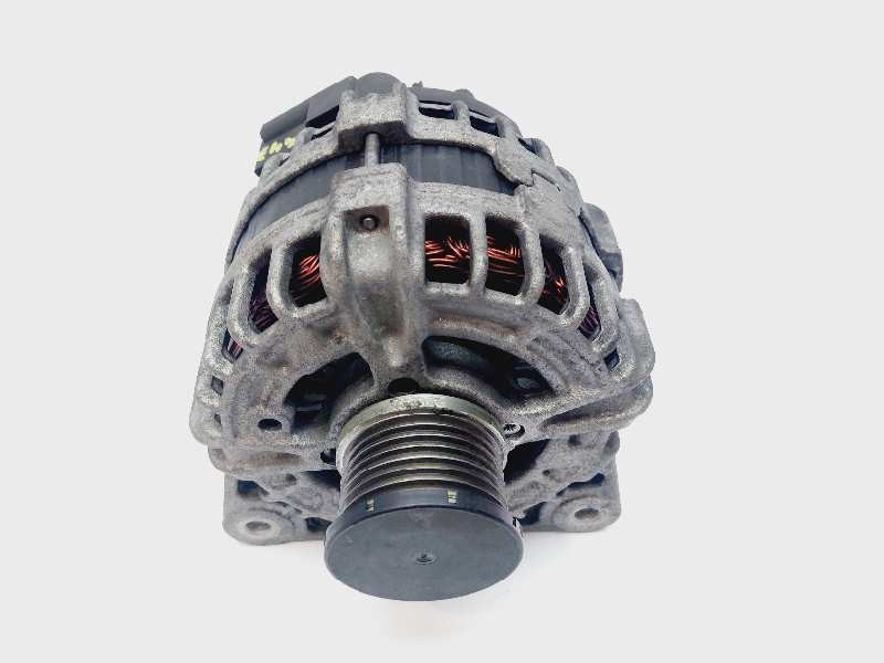 Recambio de alternador para renault kadjar limited 4x4 referencia OEM IAM 231004BE0BE  