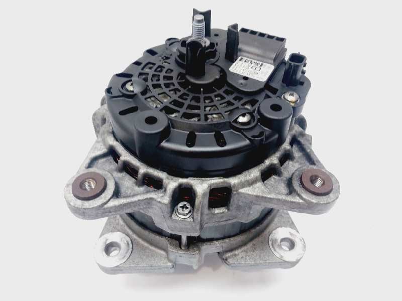 Recambio de alternador para renault kadjar limited 4x4 referencia OEM IAM 231004BE0BE  
