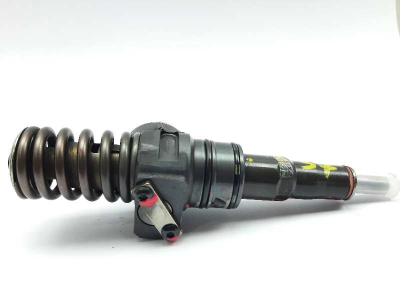 Recambio de inyector para volkswagen passat berlina (3c2) edition referencia OEM IAM 038130080AX 0986441517 