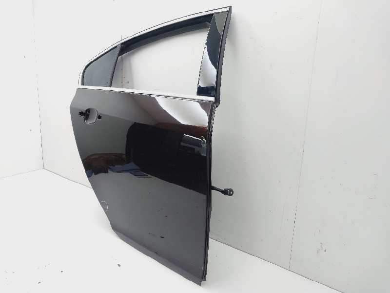 Recambio de puerta trasera derecha para opel insignia berlina selective referencia OEM IAM 124325  