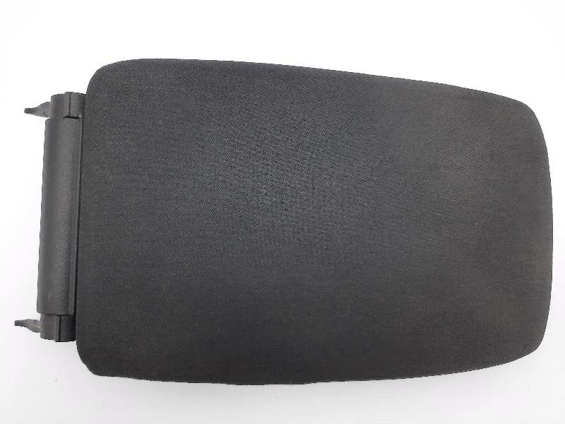 Recambio de apoyabrazos central para volkswagen golf vi (5k1) sport referencia OEM IAM 5K006112382V  