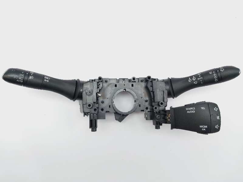 Recambio de mando multifuncion para renault kadjar limited 4x4 referencia OEM IAM 255678341R  