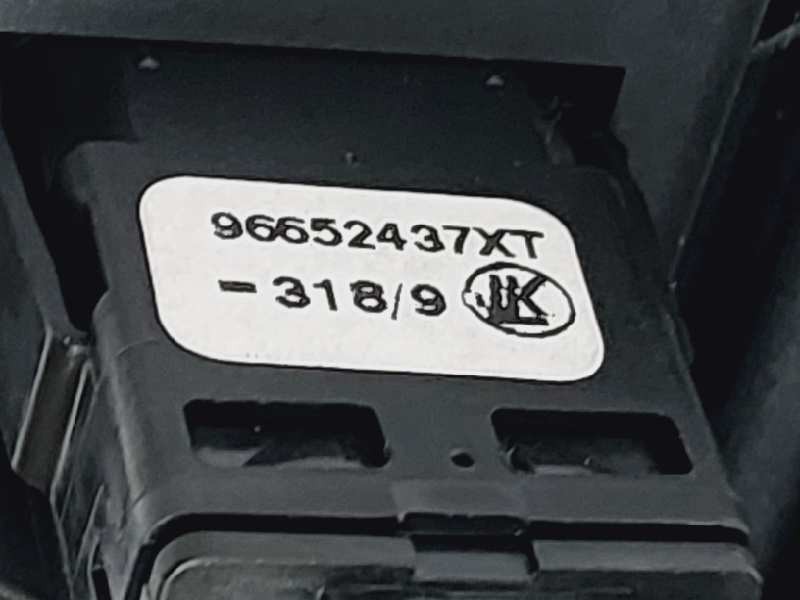 Recambio de rejilla aireadora para peugeot 5008 premium referencia OEM IAM 96652437XT 824770 