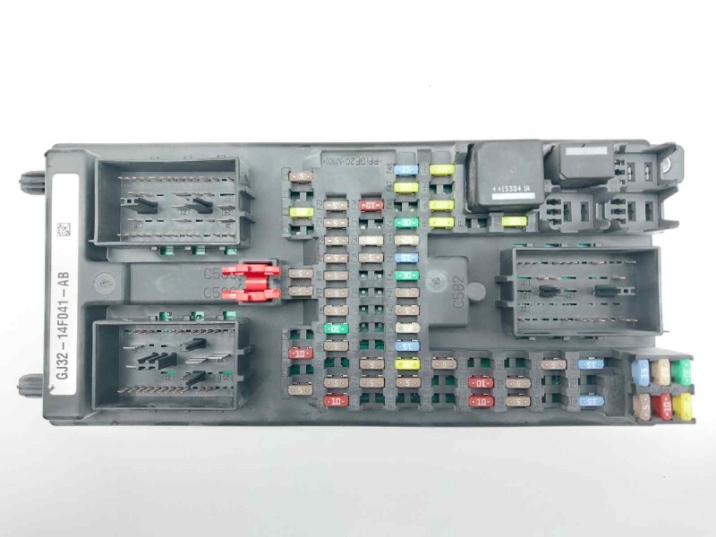 Recambio de caja reles / fusibles para land rover range rover evoque evoque referencia OEM IAM GJ3214F041AB  
