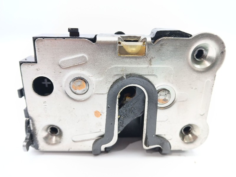 Recambio de cerradura puerta trasera derecha para dacia duster referencia OEM IAM 825029139R  