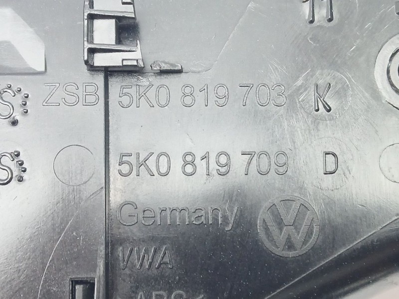 Recambio de rejilla aireadora para volkswagen golf vi (5k1) sport referencia OEM IAM 5K0819703K  5K0819709D