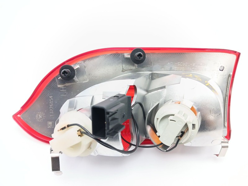 Recambio de faro antiniebla trasero izquierdo para opel insignia sports tourer cosmo referencia OEM IAM 13226854  