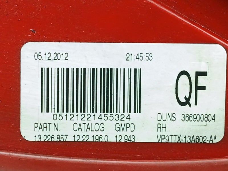 Recambio de piloto trasero derecho para opel insignia sports tourer cosmo referencia OEM IAM 13226857  