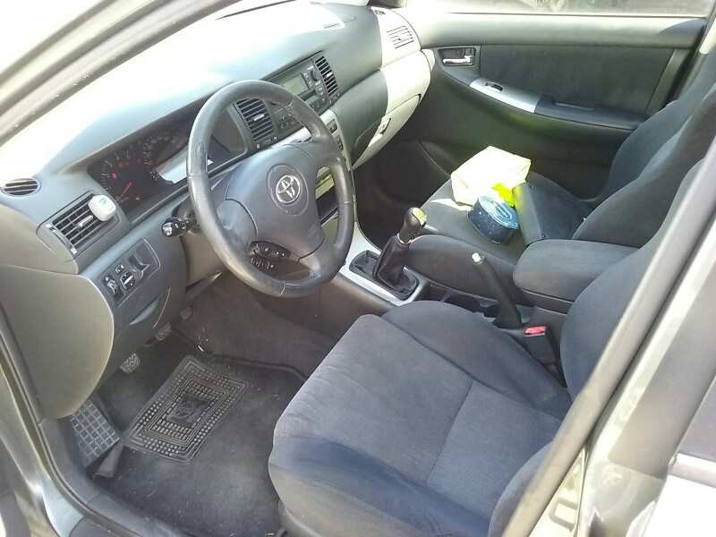 toyota corolla (e12) del año 2003
